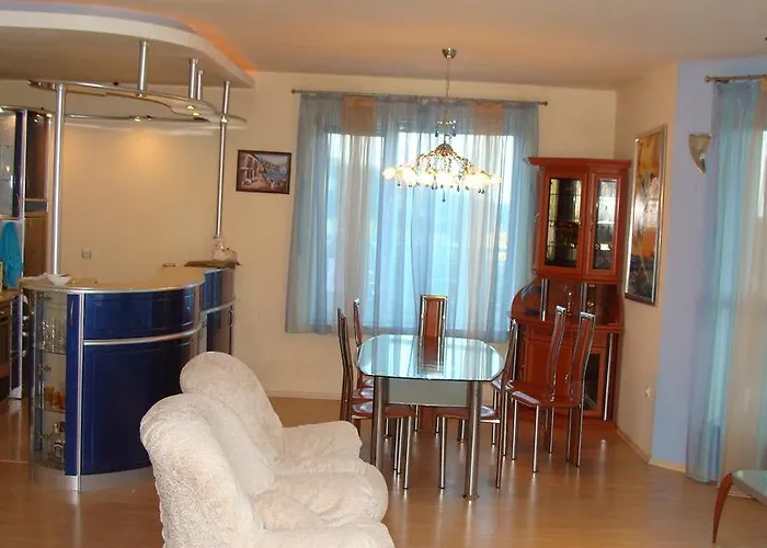 Primorskii Park Apartment *